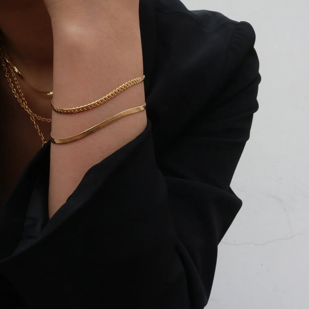 Greta Herringbone Bracelet – 18k Gold Plated Stainless Steel