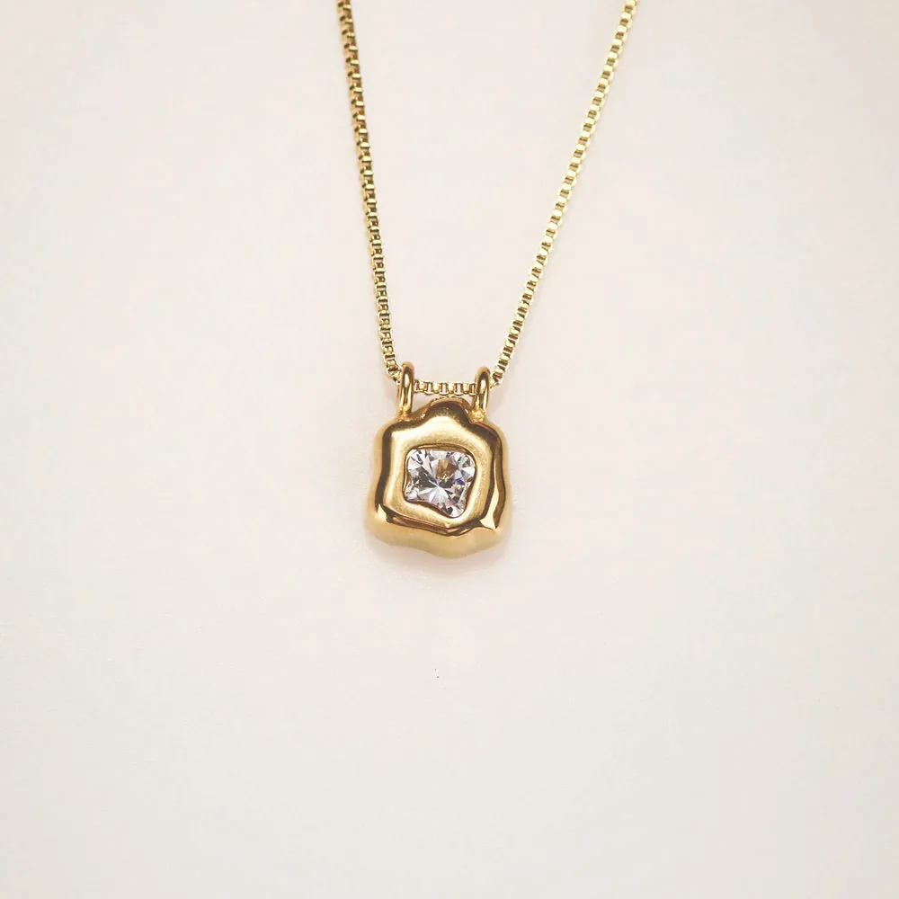 Ivery CZ Pendant Necklace – 18k Gold Plated Stainless Steel
