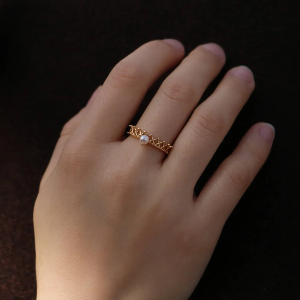 Adjustable Pearl Crown Ring – Stylr